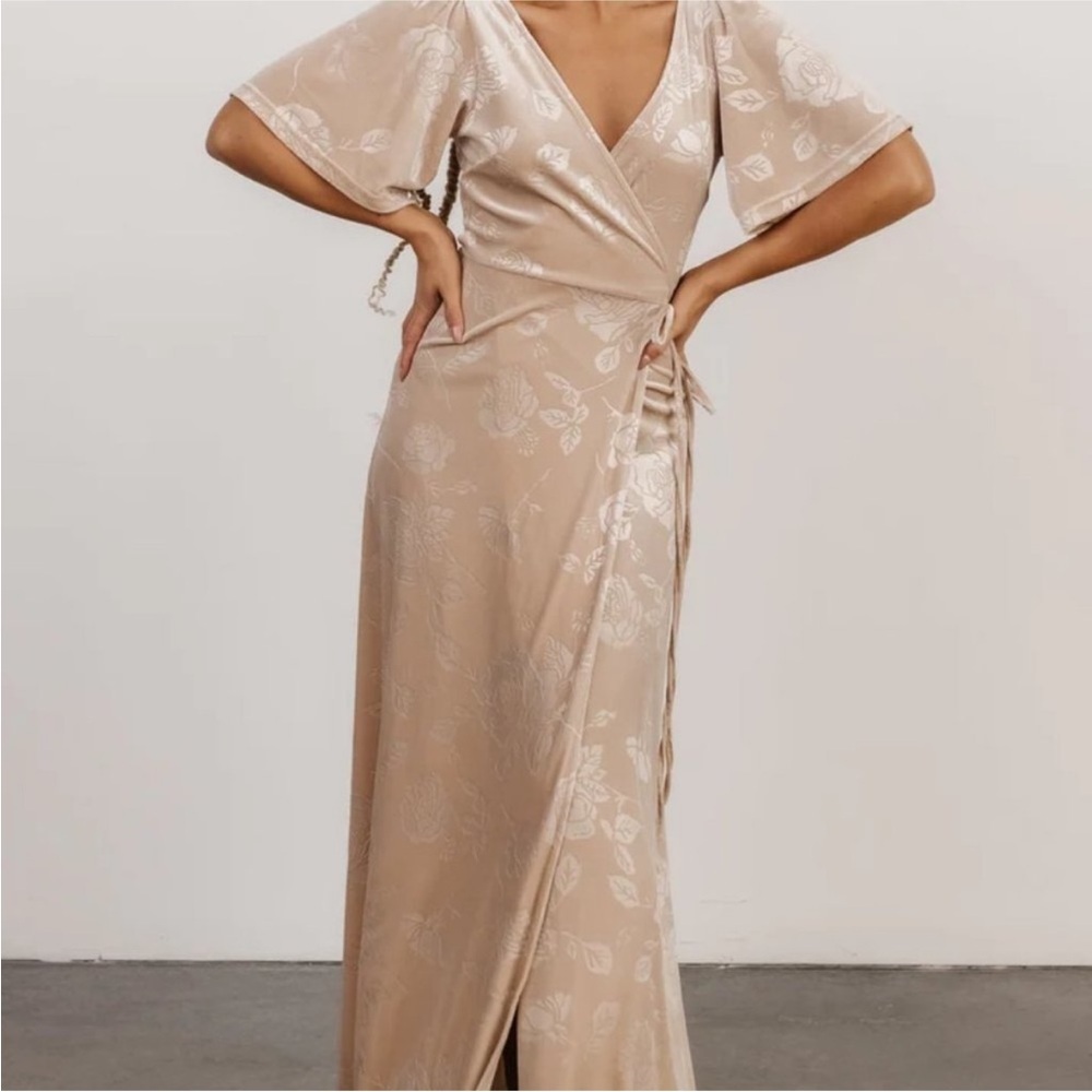 Baltic Born Danielle Embossed Velvet Maxi Dress Champagne Cream Size Large